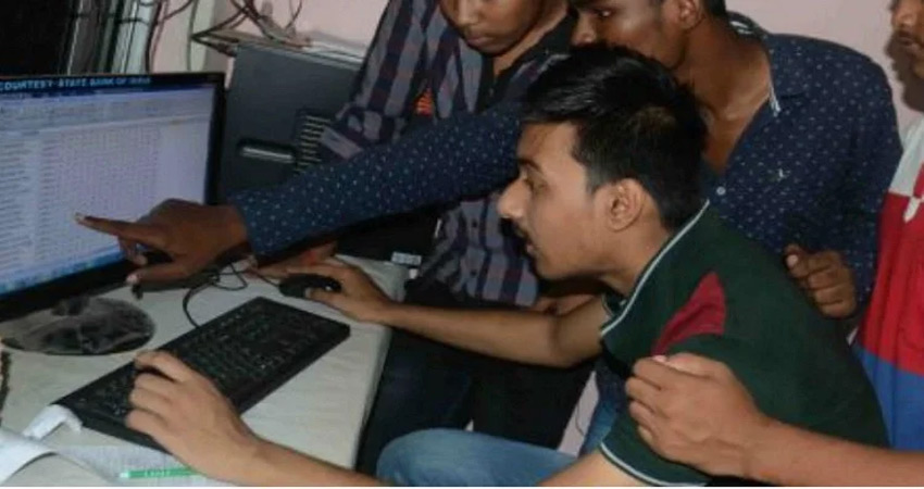 सुनो...एक नंबर से फेल हो, पास होना है तो देने होंगे पैसे सुनो...एक नंबर से फेल हो, पास होना है तो देने होंगे पैसे