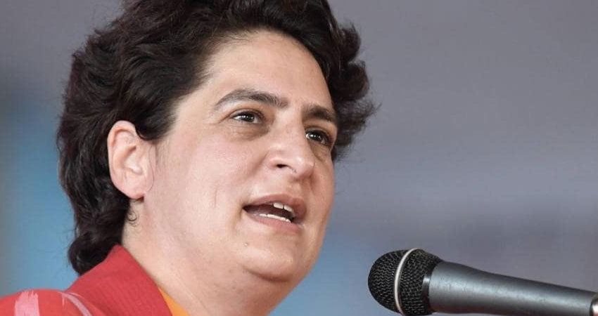 Corona को लेकर योगी सरकार की तैयारी पर बरसी प्रियंका गांधी, कांग्रेस नेताओं संग की चर्चा Corona को लेकर योगी सरकार की तैयारी पर बरसी प्रियंका गांधी, कांग्रेस नेताओं संग की चर्चा