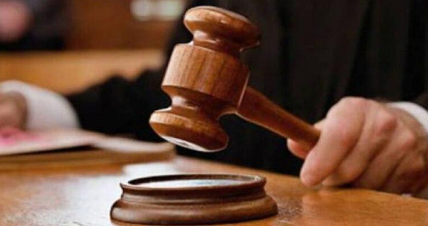 हाई कोर्ट ने BMC से कंगना के बंगले पर तोड़फोड़ का काम रोकने को कहा हाई कोर्ट ने BMC से कंगना के बंगले पर तोड़फोड़ का काम रोकने को कहा