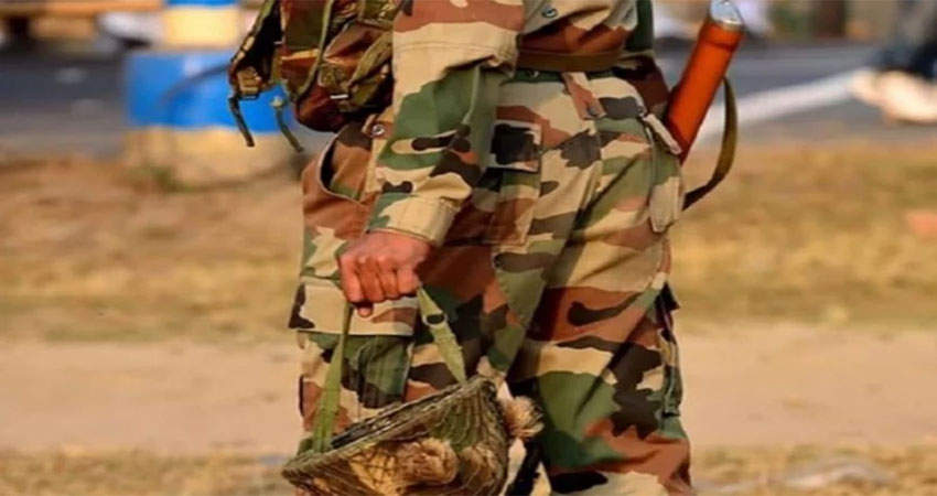 ट्रेन यात्रा के दौरान सीआरपीएफ का जवान हुआ लापता, मामला दर्ज ट्रेन यात्रा के दौरान सीआरपीएफ का जवान हुआ लापता, मामला दर्ज
