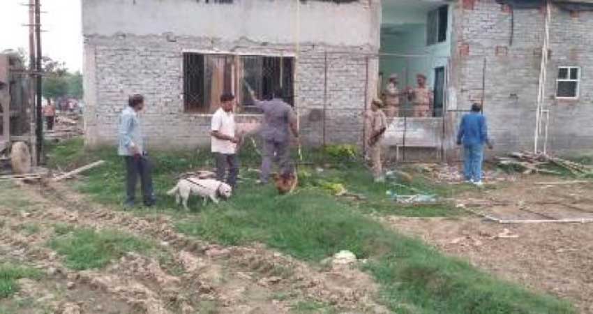 कालाढूंगी में मिला 51mm का इलग बम, वन विभाग की टीम ने किया जमीनदोज कालाढूंगी में मिला 51mm का इलग बम, वन विभाग की टीम ने किया जमीनदोज