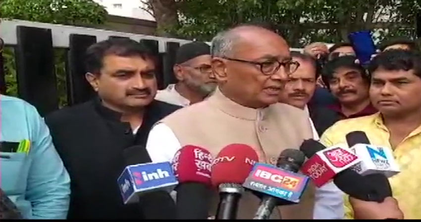 जाकिर नाइक के पास दूत भेजकर 370 पर मोदी ने मांगा समर्थन- दिग्विजय सिंह जाकिर नाइक के पास दूत भेजकर 370 पर मोदी ने मांगा समर्थन- दिग्विजय सिंह