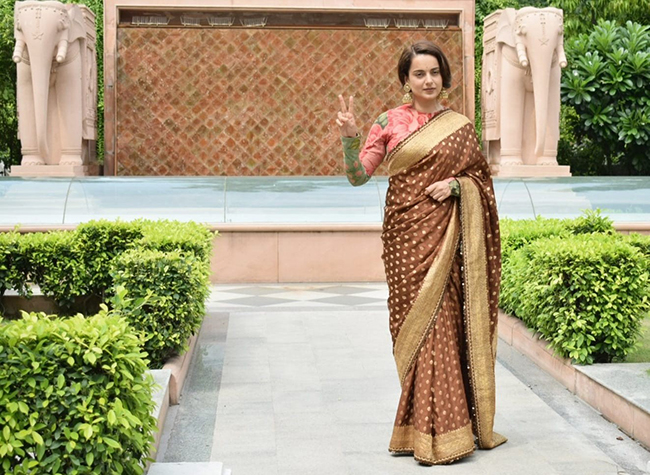 कंगना रनौत ने किया ''थलाइवी'' का प्रचार : पहुंचीं दिल्ली कंगना रनौत ने किया ''थलाइवी'' का प्रचार : पहुंचीं दिल्ली