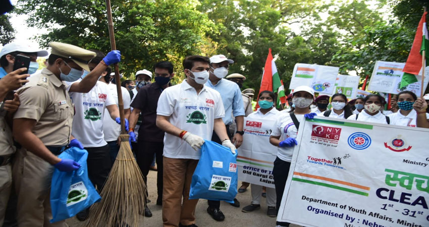 10 दिनों में देशभर से हुआ 30 लाख किलो कचरा एकत्र : अनुराग ठाकुर 10 दिनों में देशभर से हुआ 30 लाख किलो कचरा एकत्र : अनुराग ठाकुर