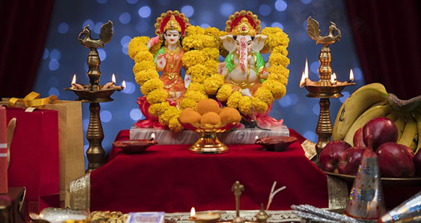 धनतेरस के दिन महासंयोग का इस तरह करें इस्तेमाल, होगी मां लक्ष्मी प्रसन्न धनतेरस के दिन महासंयोग का इस तरह करें इस्तेमाल, होगी मां लक्ष्मी प्रसन्न