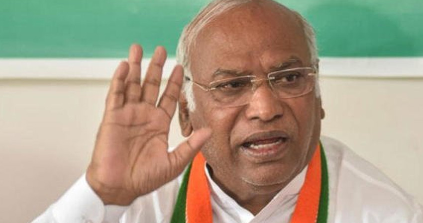 संसद में मोदी सरकार ने की मनमानी, विपक्ष की उपेक्षा कर पारित कराए विधेयक : कांग्रेस संसद में मोदी सरकार ने की मनमानी, विपक्ष की उपेक्षा कर पारित कराए विधेयक : कांग्रेस