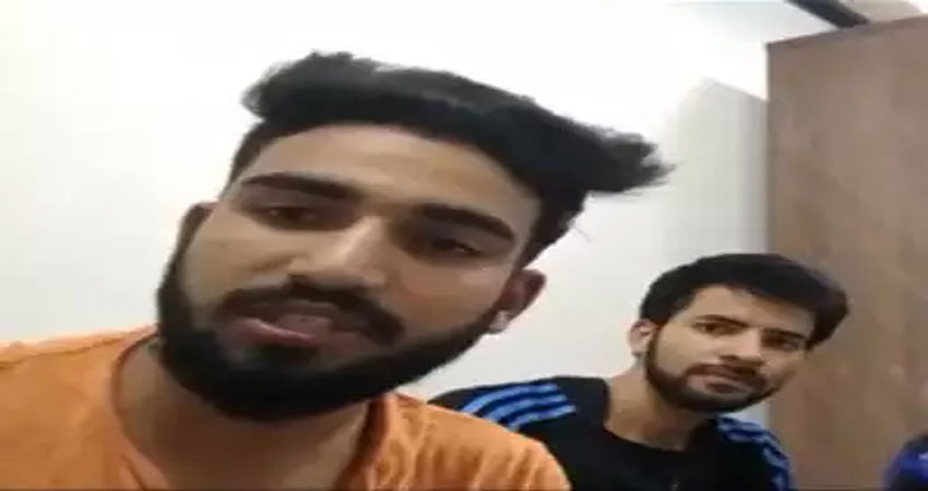 पुलवामा शहादत दिवस: तीन कश्मीरियो ने लगाए 'पाकिस्तान जिंदाबाद' के नारे, हुई पिटाई पुलवामा शहादत दिवस: तीन कश्मीरियो ने लगाए 'पाकिस्तान जिंदाबाद' के नारे, हुई पिटाई