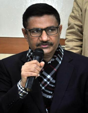 गाजियाबाद में कम हुए 1 हजार से कम हुए कोरोना के मरीज, पांबदियों में राहत लेकिन जारी रहेगा नाइट कर्फ गाजियाबाद में कम हुए 1 हजार से कम हुए कोरोना के मरीज, पांबदियों में राहत लेकिन जारी रहेगा नाइट कर्फ
