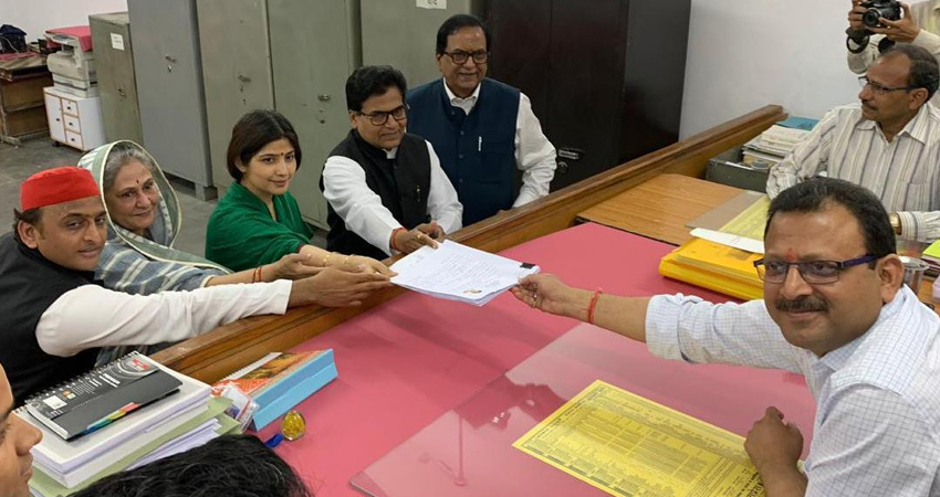 डिंपल यादव ने कन्नौज से भरा नामांकन पत्र, #BJP पर साधा निशाना डिंपल यादव ने कन्नौज से भरा नामांकन पत्र, #BJP पर साधा निशाना