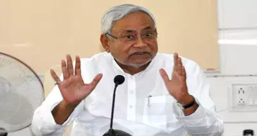 बिहारः नीतीश ने क्यों कहा- सोशल मीडिया पर रखी जाए प्रभावी नजर बिहारः नीतीश ने क्यों कहा- सोशल मीडिया पर रखी जाए प्रभावी नजर