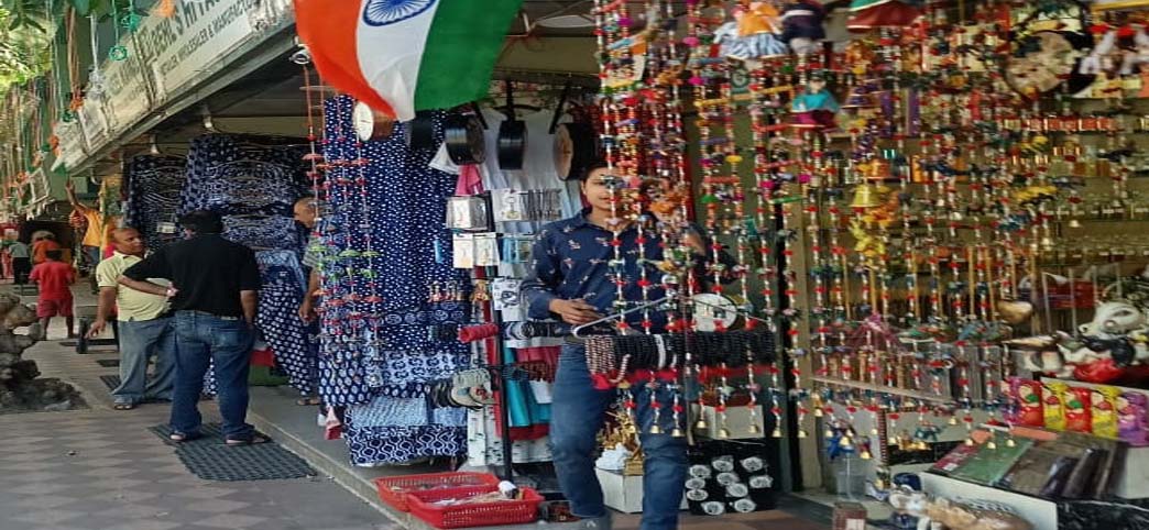 रक्षा बंधन पर आज होलसेल मार्केट हैं बंद, लाजपत नगर, चांदनी चौक सहित कई मार्केट की रिटेल दुकानें खुले रक्षा बंधन पर आज होलसेल मार्केट हैं बंद, लाजपत नगर, चांदनी चौक सहित कई मार्केट की रिटेल दुकानें खुले