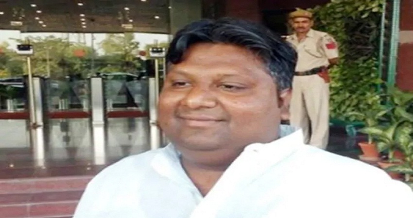 Delhi: इमरान हुसैन ने किया राशन दुकान का औचक निरीक्षण, मौके पर धांधली करते पकड़ा कोटधारक Delhi: इमरान हुसैन ने किया राशन दुकान का औचक निरीक्षण, मौके पर धांधली करते पकड़ा कोटधारक