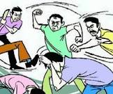 छात्रावास में तेज संगीत बजाने पर छात्रों के दो गुट भिड़े छात्रावास में तेज संगीत बजाने पर छात्रों के दो गुट भिड़े