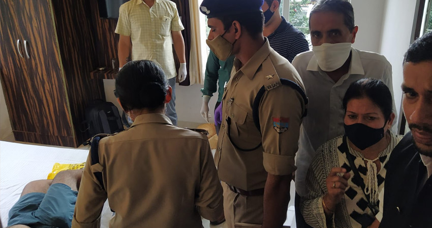 आम आदमी पार्टी के पूर्व अध्यक्ष के बेटे का होटल के कमरे में मिला शव आम आदमी पार्टी के पूर्व अध्यक्ष के बेटे का होटल के कमरे में मिला शव