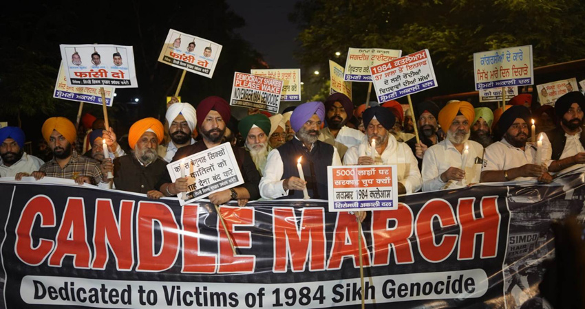 1984 सिख दंगा : दिल्ली में मारे गए सिक्खों की याद में निकाला कैंडल मार्च 1984 सिख दंगा : दिल्ली में मारे गए सिक्खों की याद में निकाला कैंडल मार्च