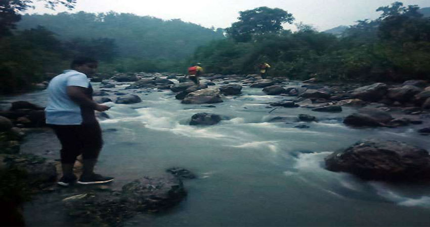 उत्तराखंड: पिकनिक मनाने गए दो छात्र नदी में बहे, एक शव मिला, सर्च अभियान जारी उत्तराखंड: पिकनिक मनाने गए दो छात्र नदी में बहे, एक शव मिला, सर्च अभियान जारी