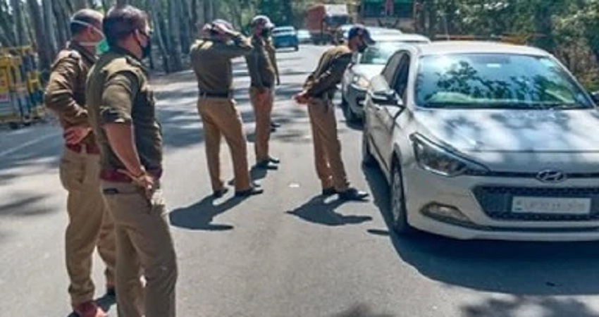 कोरोना वायरस: पुलिस ने सील की उत्तराखंड की सीमाएं, भारी संख्या में पुलिस बल तैनात कोरोना वायरस: पुलिस ने सील की उत्तराखंड की सीमाएं, भारी संख्या में पुलिस बल तैनात