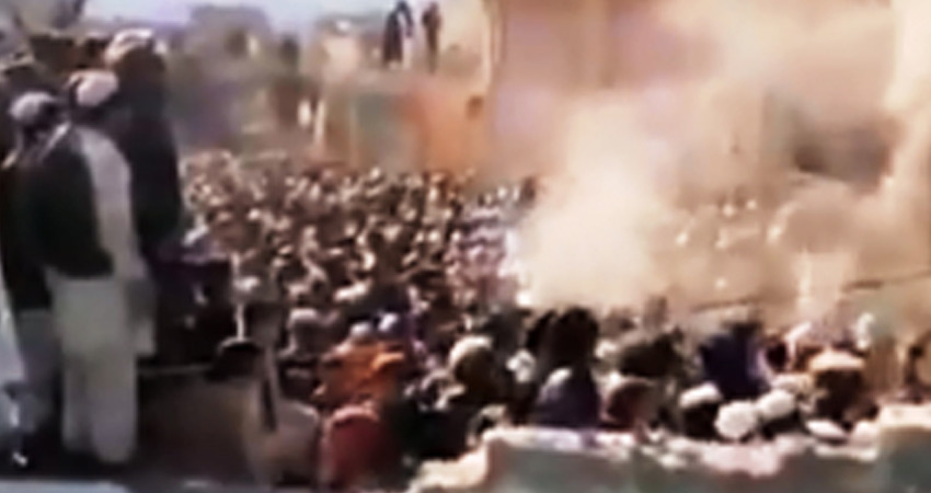 पाकिस्तान के मंदिर में तोड़-फोड़, 30 गिरफ्तार, सरकार करेगी पुनर्निर्माण पाकिस्तान के मंदिर में तोड़-फोड़, 30 गिरफ्तार, सरकार करेगी पुनर्निर्माण