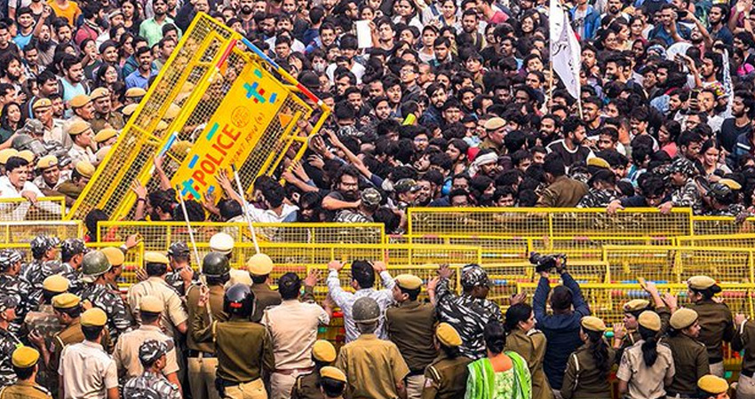#JNU फीस वापसी को छात्रों, अध्यापकों ने बताया दिखावा, मोदी सरकार पर बरसे #JNU फीस वापसी को छात्रों, अध्यापकों ने बताया दिखावा, मोदी सरकार पर बरसे