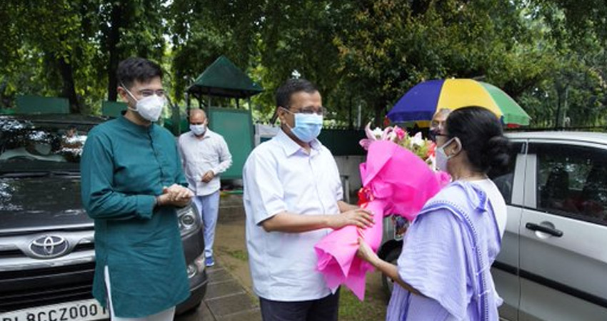 केजरीवाल ने ममता बनर्जी से की मुलाकात, कई राजनीतिक मुद्दों पर हुई चर्चा केजरीवाल ने ममता बनर्जी से की मुलाकात, कई राजनीतिक मुद्दों पर हुई चर्चा