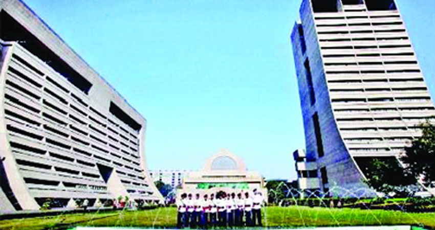 कनॉट प्लेस को जाम से बचाने के लिए पार्किंग शुल्क बढ़ाने की तैयार में NDMC कनॉट प्लेस को जाम से बचाने के लिए पार्किंग शुल्क बढ़ाने की तैयार में NDMC