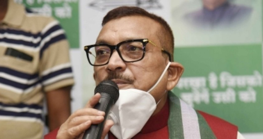 बिहार विधानसभा चुनाव : JDU उम्मीदवारों में गुप्तेश्वर पांडे गायब, पेंच फंसा बिहार विधानसभा चुनाव : JDU उम्मीदवारों में गुप्तेश्वर पांडे गायब, पेंच फंसा