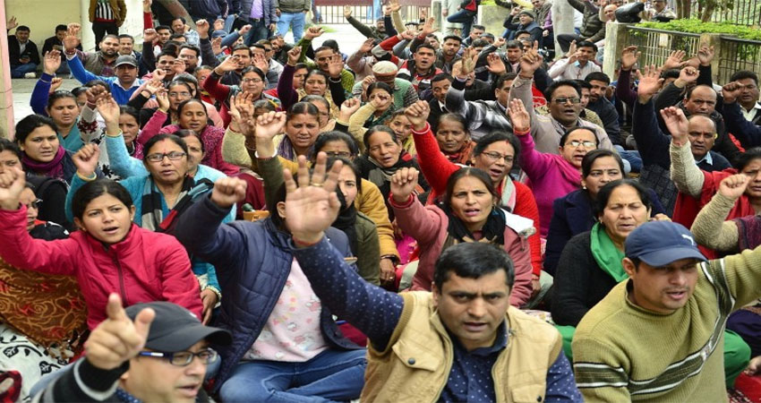 उत्तराखंडः Corona के कारण हड़ताल को टालने का जनरल-ओबीसी कर्मियों ने किया ऐलान उत्तराखंडः Corona के कारण हड़ताल को टालने का जनरल-ओबीसी कर्मियों ने किया ऐलान
