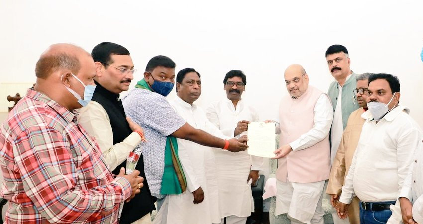 जाति आधारित जनगणना को लेकर सोरेन के नेतृत्व में प्रतिनिधिमंडल की अमित शाह से मिला जाति आधारित जनगणना को लेकर सोरेन के नेतृत्व में प्रतिनिधिमंडल की अमित शाह से मिला