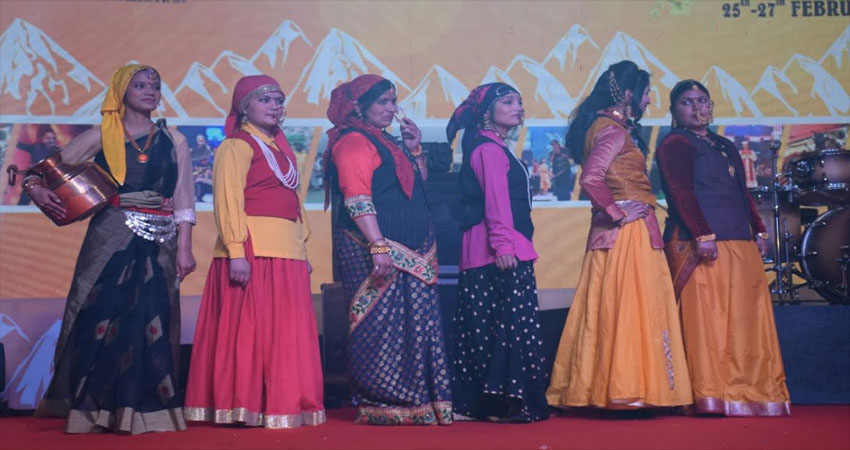 टिहरी झील महोत्सव में कैलाश खेर के सूफियाना गीतों पर थिरके दर्शक टिहरी झील महोत्सव में कैलाश खेर के सूफियाना गीतों पर थिरके दर्शक