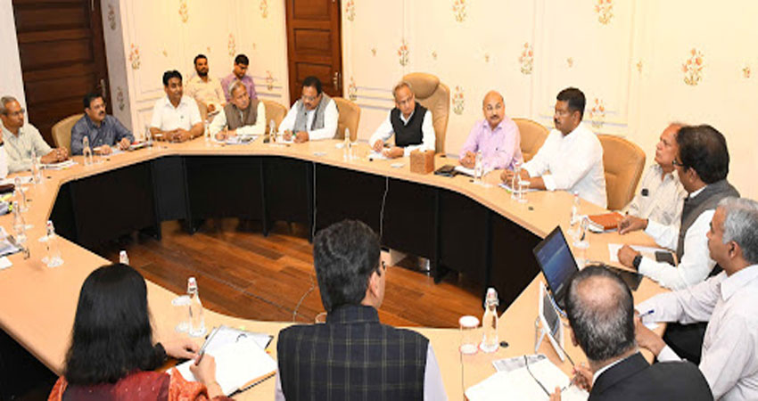 कोरोना वायरस: राजस्थान में जरूरी सेवाओं को छोड़कर सरकारी, अर्ध सरकारी विभाग 31 मार्च तक बंद कोरोना वायरस: राजस्थान में जरूरी सेवाओं को छोड़कर सरकारी, अर्ध सरकारी विभाग 31 मार्च तक बंद