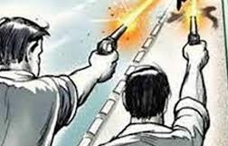 पुरानी रंजिश के चलते पिता-पुत्र पर बरसाई गोलियां, पिता की मौत पुरानी रंजिश के चलते पिता-पुत्र पर बरसाई गोलियां, पिता की मौत