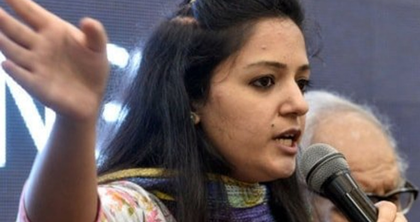 शेहला ने राजद्रोह का केस दर्ज होने के बाद तोड़ी चु्प्पी, मोदी सरकार को लिया आड़े हाथ शेहला ने राजद्रोह का केस दर्ज होने के बाद तोड़ी चु्प्पी, मोदी सरकार को लिया आड़े हाथ