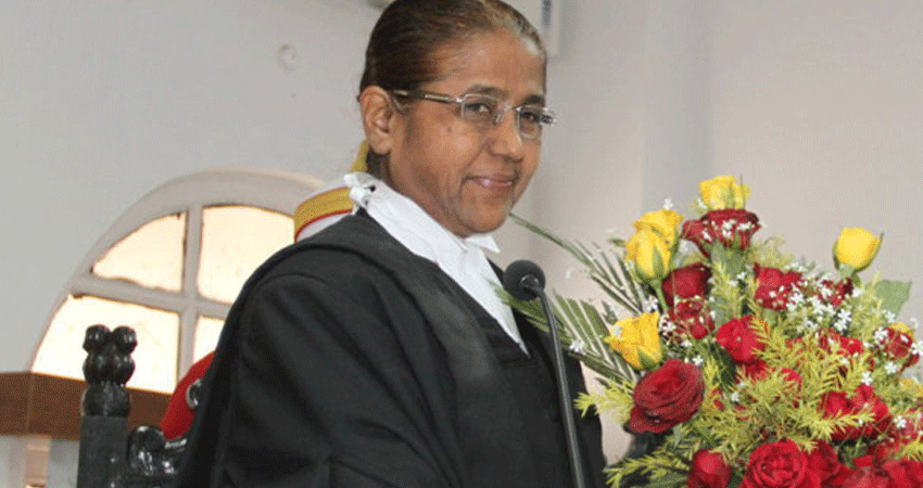 न्यायमूर्ति भानुमति की अध्यक्षता वाली पीठ करेगी चिदंबरम की याचिका पर सुनवाई न्यायमूर्ति भानुमति की अध्यक्षता वाली पीठ करेगी चिदंबरम की याचिका पर सुनवाई