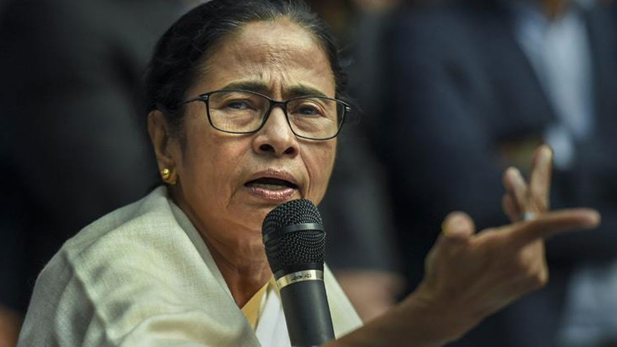 कूचबिहार की घटना वोटरों को डराने के लिए रचे गए भाजपा की साजिश का परिणाम: ममता कूचबिहार की घटना वोटरों को डराने के लिए रचे गए भाजपा की साजिश का परिणाम: ममता