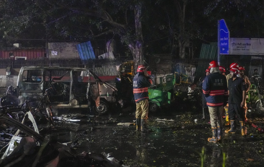 Delhi Blast News Live: लालकिले के पास कार में धमाका, 11 की मौत, गृहमंत्री शाह का बड़ा बयान